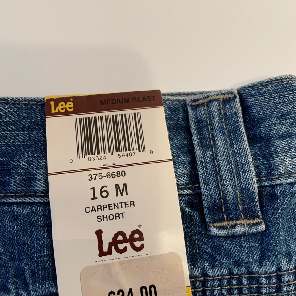Lee women’s size 16M carpenter shorts. - Picture 6 of 8